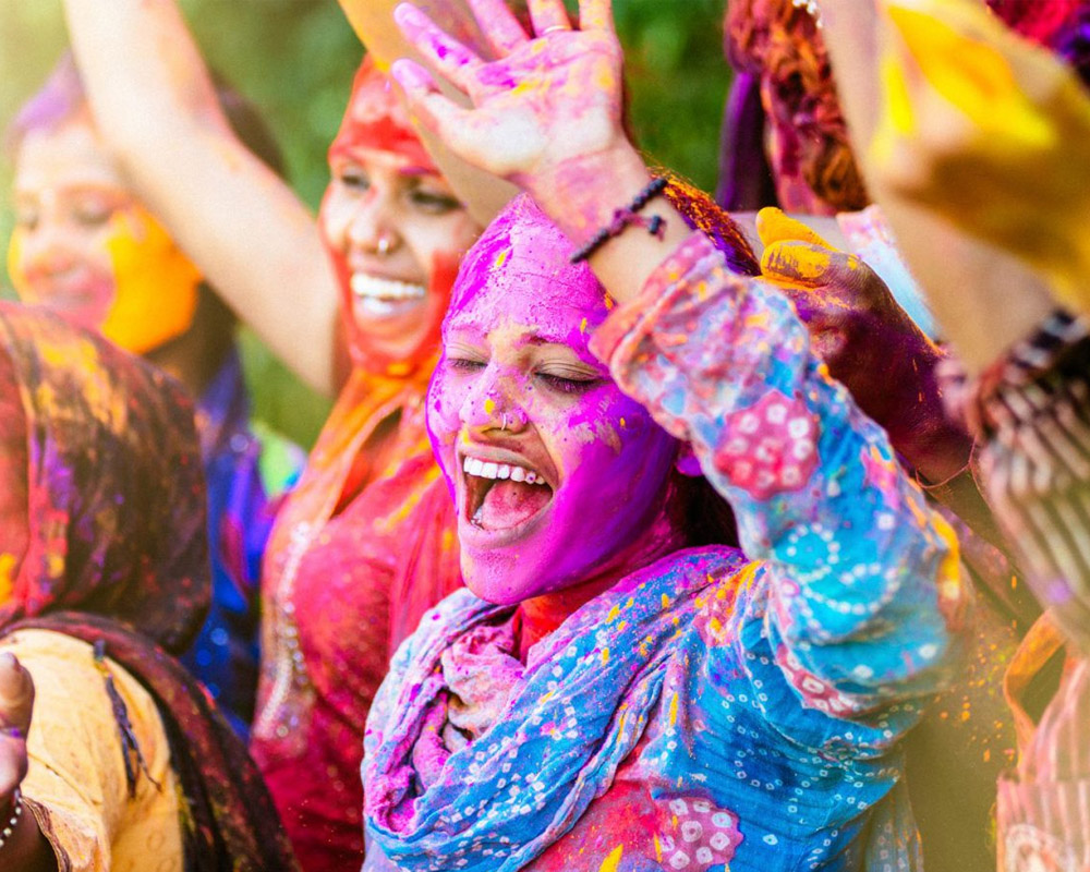 The Vibrant and Colorful Festival; Holi Observed in Pakistan 2 Colors of Holi in Pakistan