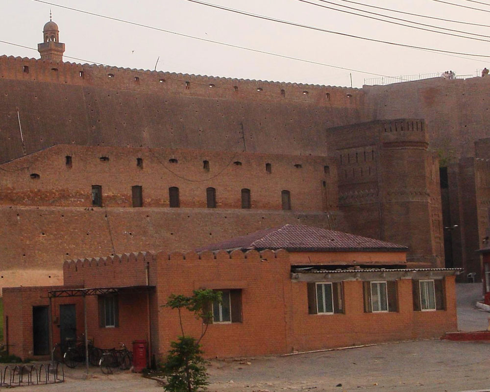 Largest Forts of Pakistan – Oldest Forts in Pakistan 7 Bala-Hissar-Castle