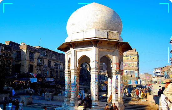 Famous Places in Peshawar To Visit With Family 7 Travel Guide Of Peshawar Tours: Yadgaar Chowk Peshawar