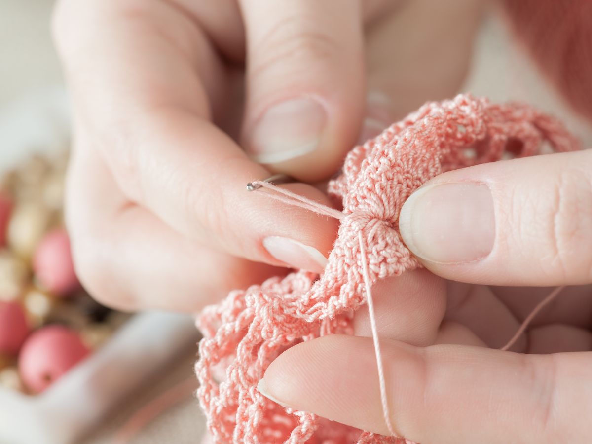 Winters in Pakistan: Must-Do Winter Activities in Pakistan 9 Winters in Pakistan: Knit a sweater or blanket