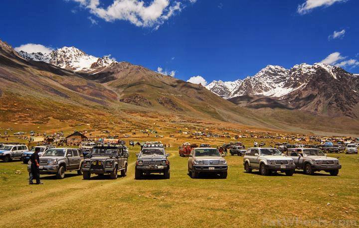 Shandur Festival 3 Jeeps 4x4 at Shandur Top