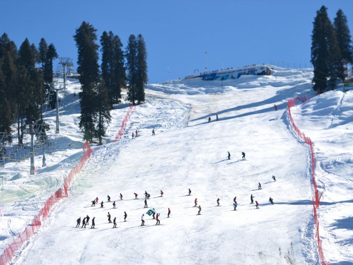Winters in Pakistan: Must-Do Winter Activities in Pakistan 4 Winters in Pakistan: Skining Outdoor Activity in winter