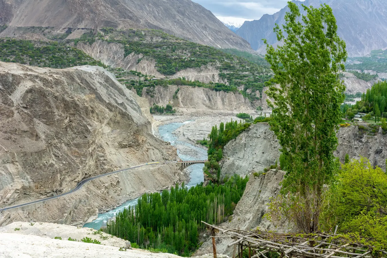 Top 10 Places To Visit In 2024-Pakistan Best Sites for Tour 2024 6 Top 10 Tourist Places To Visit In 2024- Pakistan Best Sites for Tour 2024: Hunza Valley