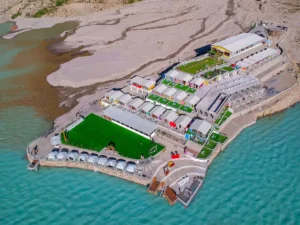 Honeymoon Resorts in Pakistan To Spend A Perfect Time Together 19 Top honeymoon places in Pakistan that offer amazing atmosphere and extraordinary service: Luxus Hunza Valley