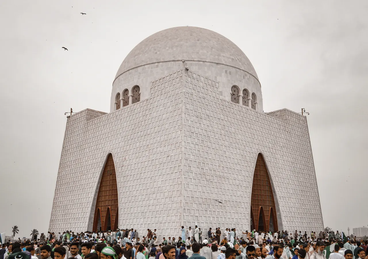 Top Places In Karachi To Visit With Family 3 Most Visit Places In Karachi-Tourist places in Karachi: Mizar e Quaid